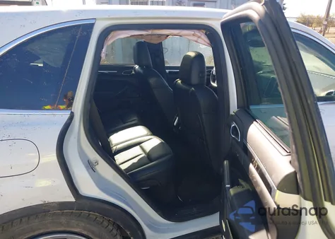 2013 Porsche Cayenne Hybrid S z USA, uszkodzony, nr VIN WP1AE2A26DLA14490